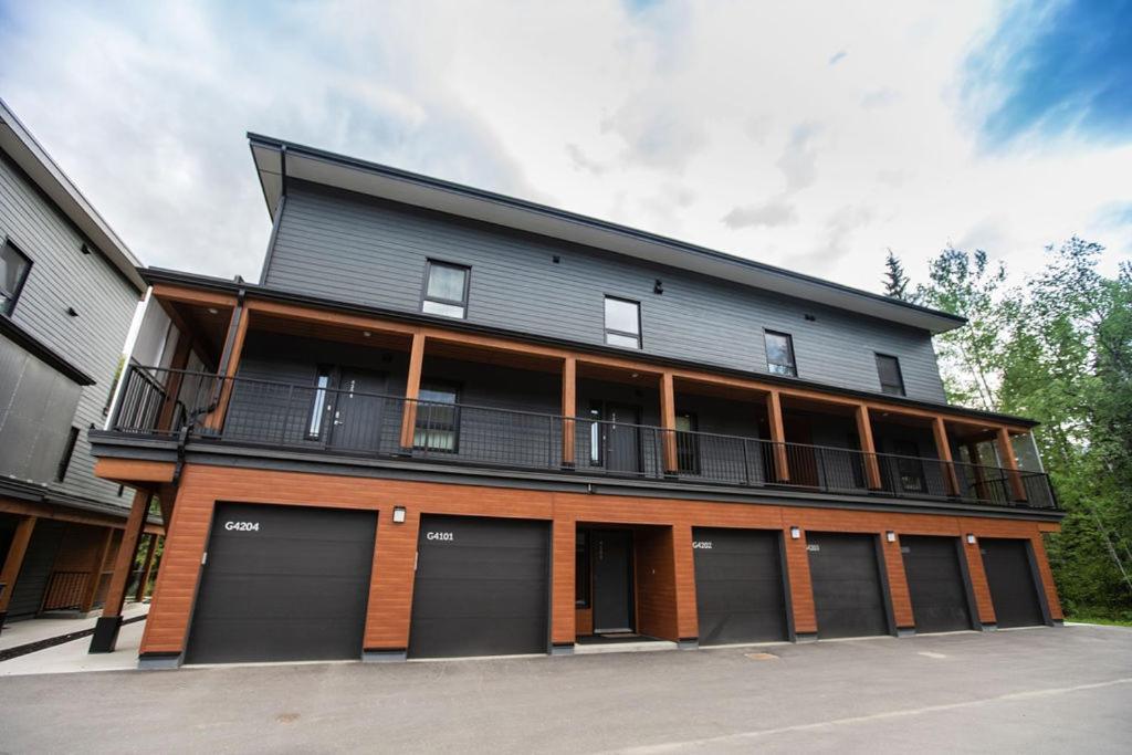 The Mac Shack By Revelstoke Vacations Apartment Exterior photo